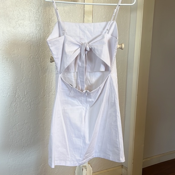 White tie back dress - Picture 2 of 3